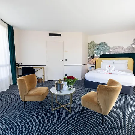Western Du Pont Wilson 4* Lyon