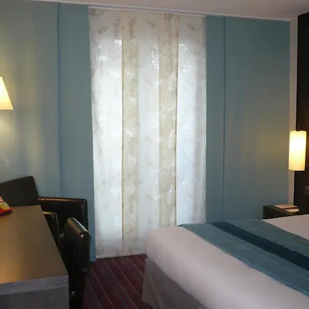 Western Du Pont Wilson 4* Lyon